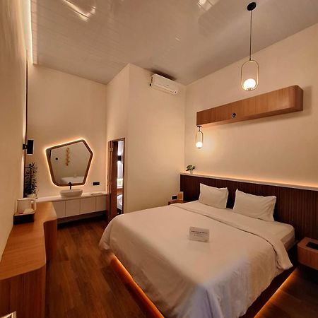 Pondok Wisata Istana XI Медан Екстериор снимка