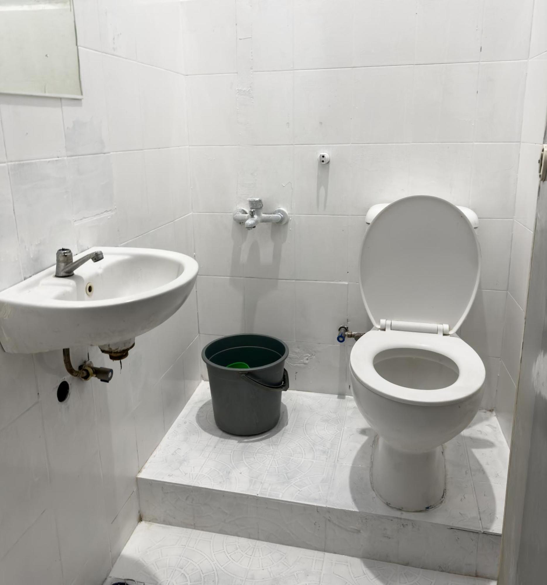 Pondok Wisata Istana XI Медан Екстериор снимка