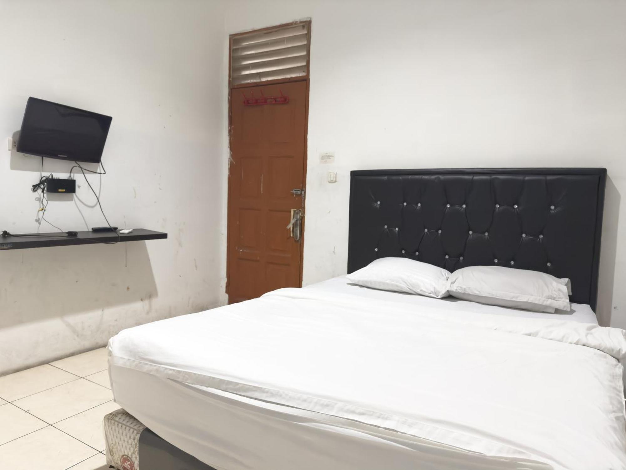 Pondok Wisata Istana XI Медан Екстериор снимка